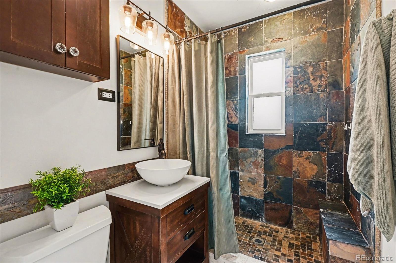 MLS Image #13 for 1601  spruce street,denver, Colorado