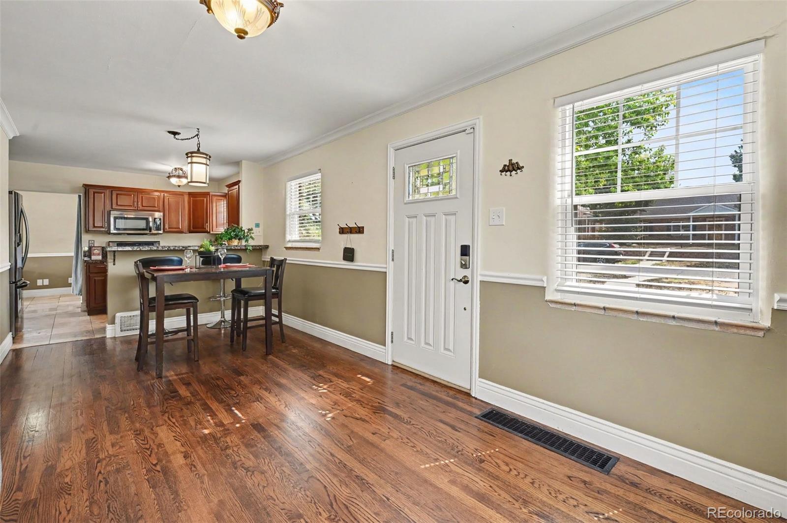 MLS Image #3 for 1601  spruce street,denver, Colorado