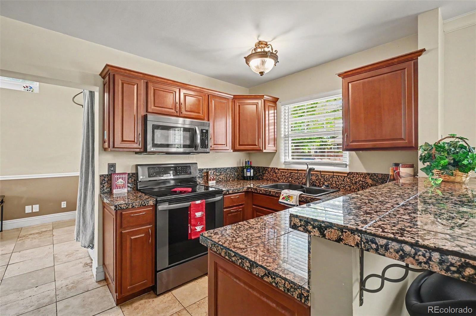 MLS Image #9 for 1601  spruce street,denver, Colorado