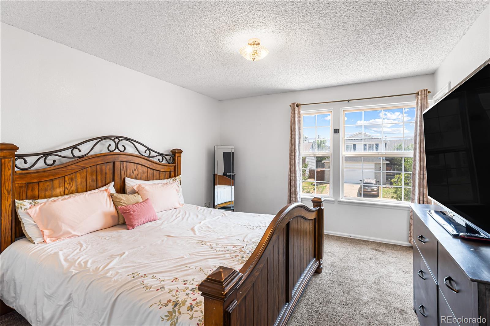 MLS Image #12 for 14425 e 50th avenue,denver, Colorado
