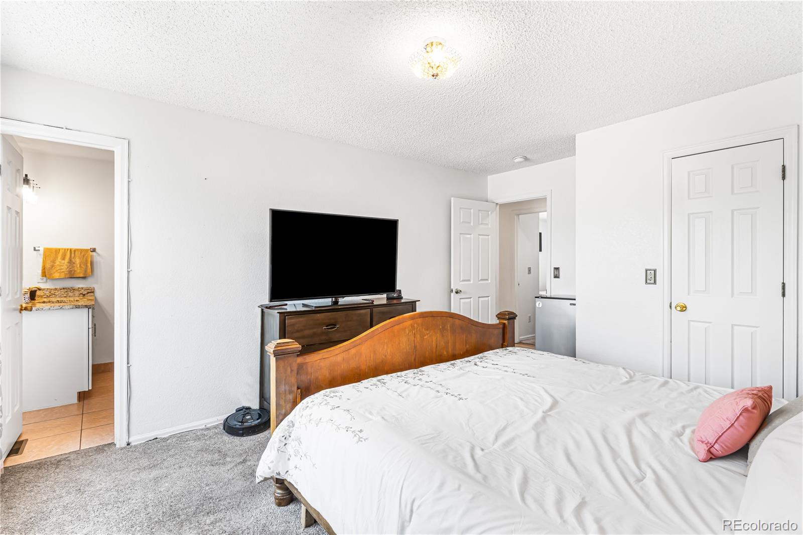 MLS Image #13 for 14425 e 50th avenue,denver, Colorado