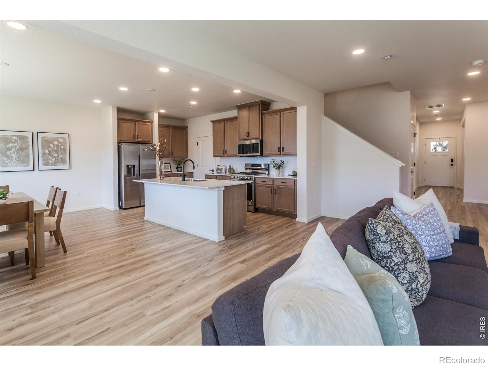 MLS Image #10 for 1600  sunflower way,johnstown, Colorado