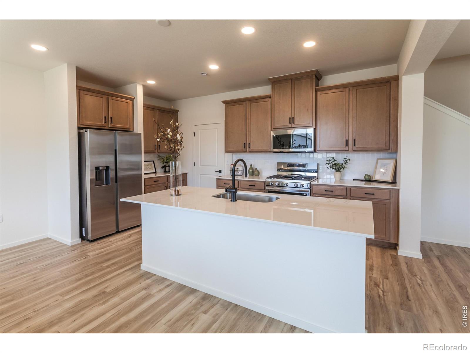 MLS Image #14 for 1600  sunflower way,johnstown, Colorado