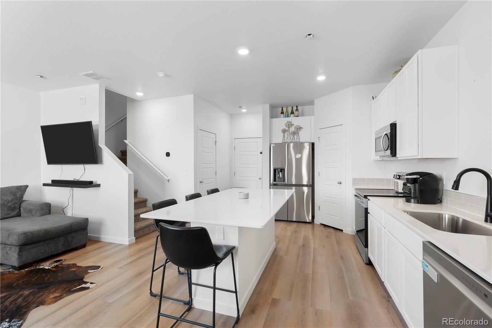 MLS Image #5 for 461  condor way,johnstown, Colorado