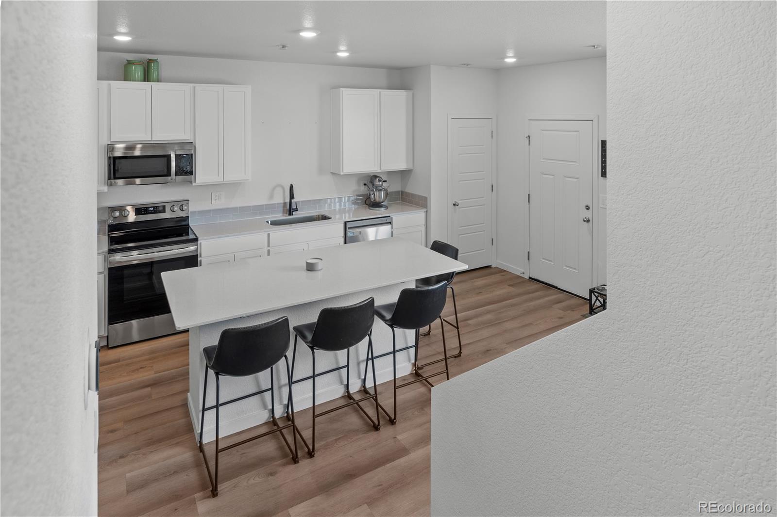 MLS Image #8 for 461  condor way,johnstown, Colorado