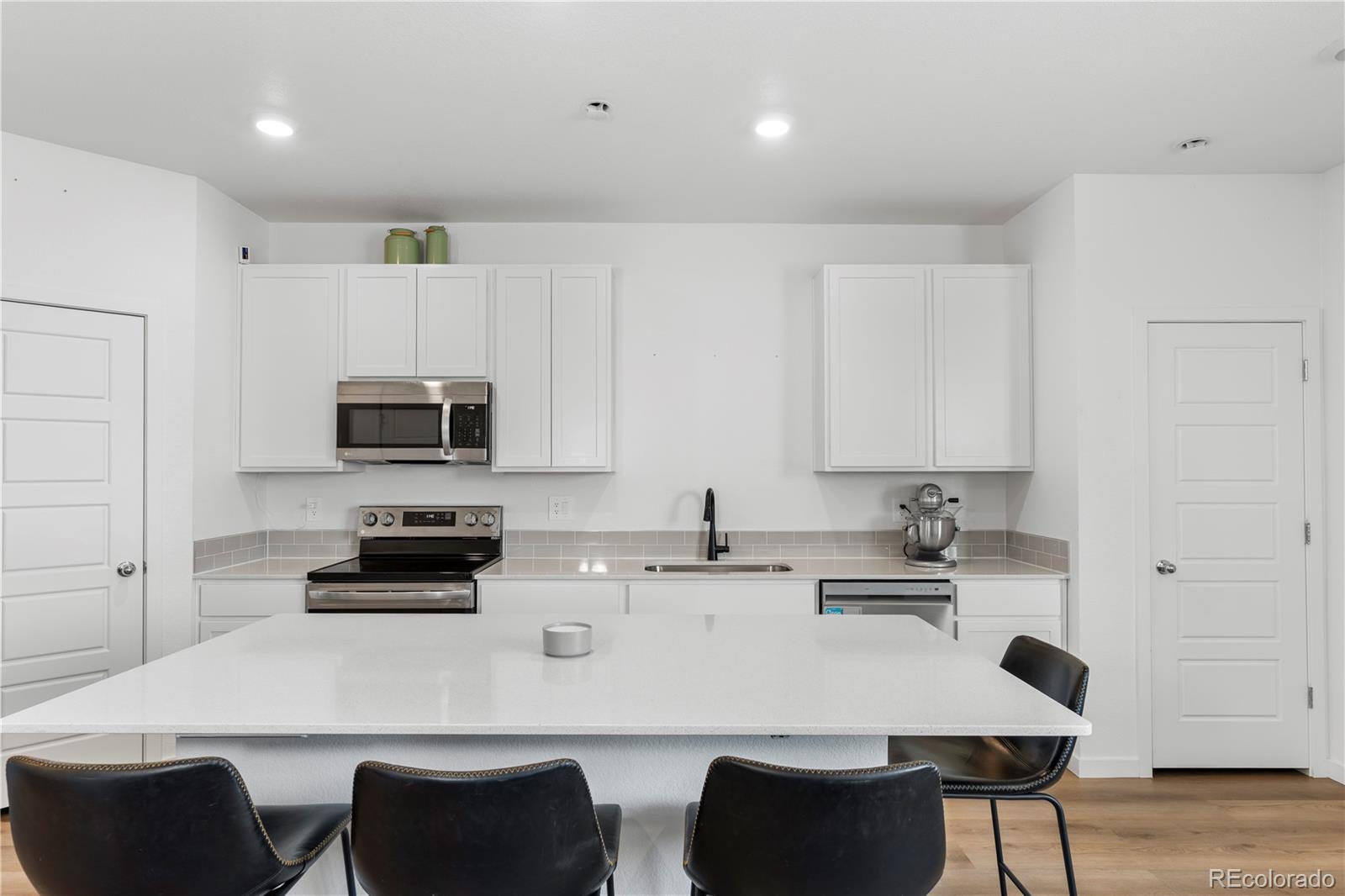 MLS Image #9 for 461  condor way,johnstown, Colorado
