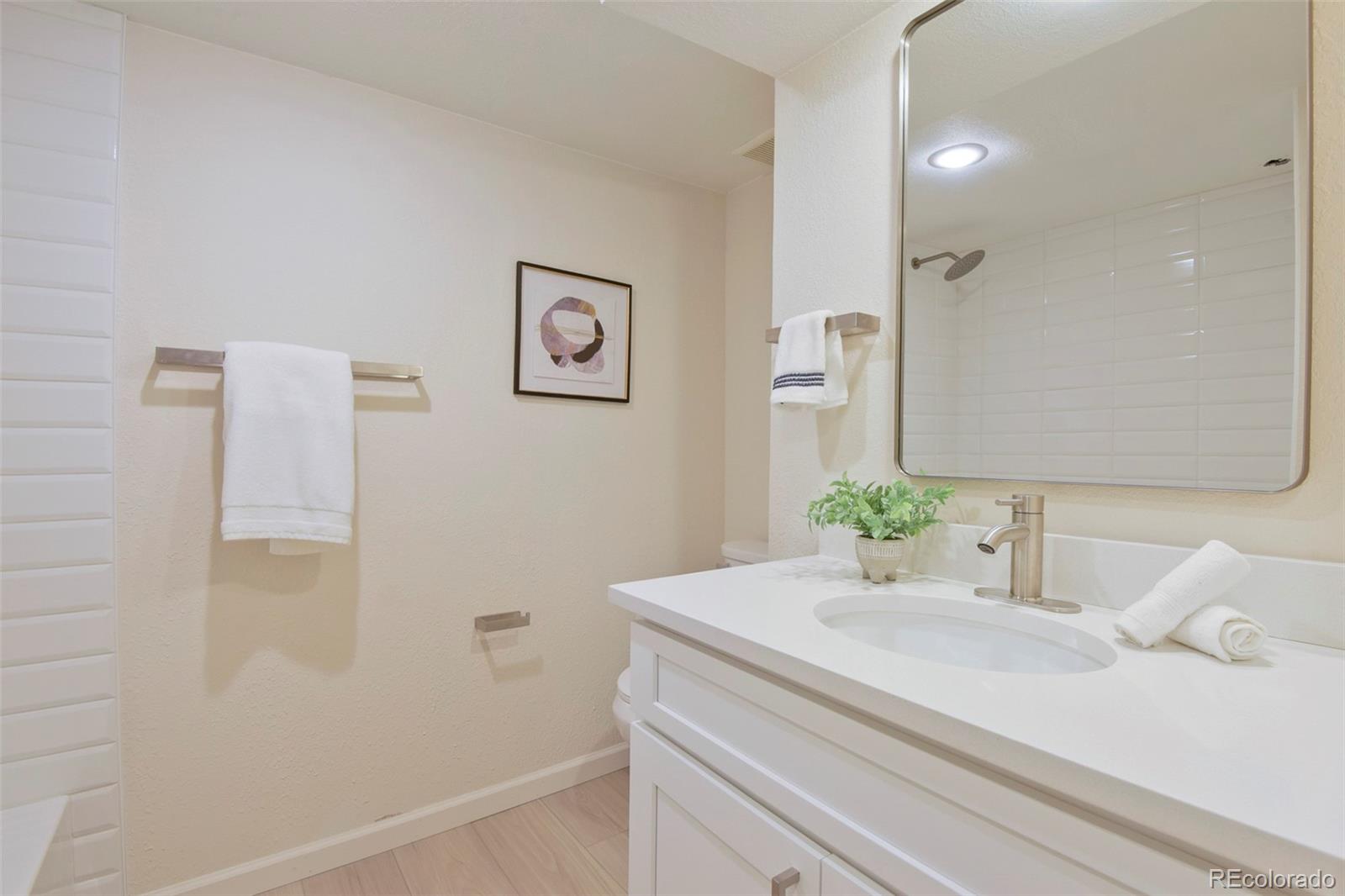 MLS Image #16 for 3044 s macon circle,aurora, Colorado