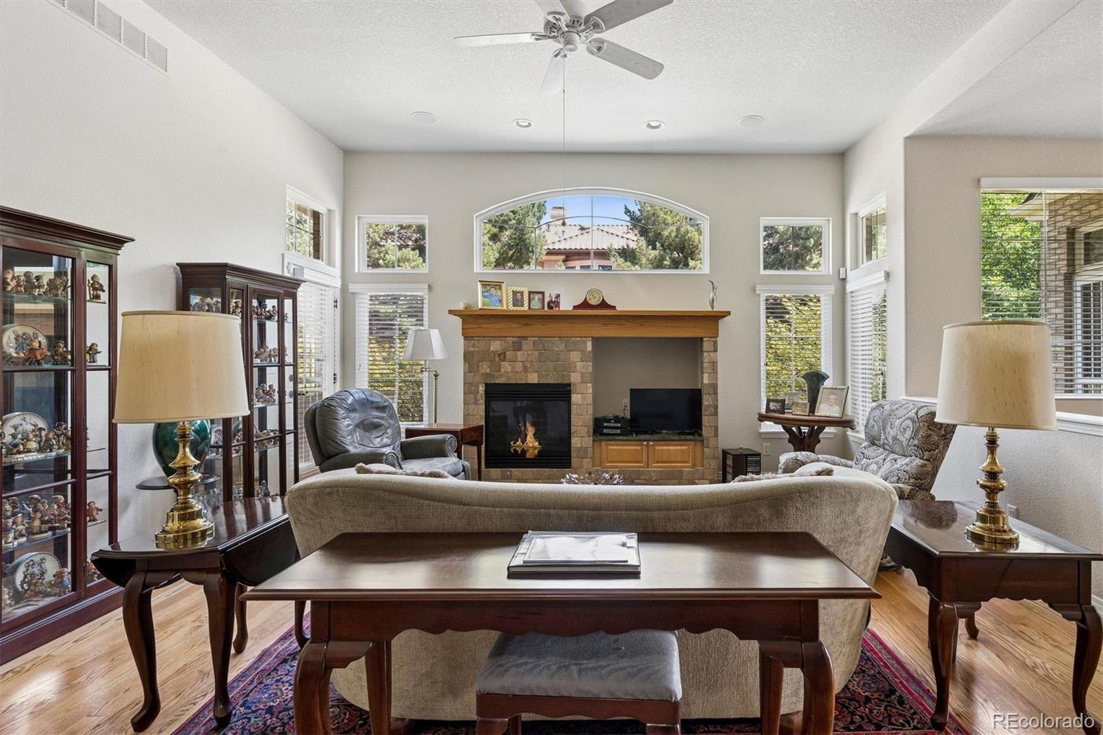MLS Image #4 for 575  roslyn street,denver, Colorado