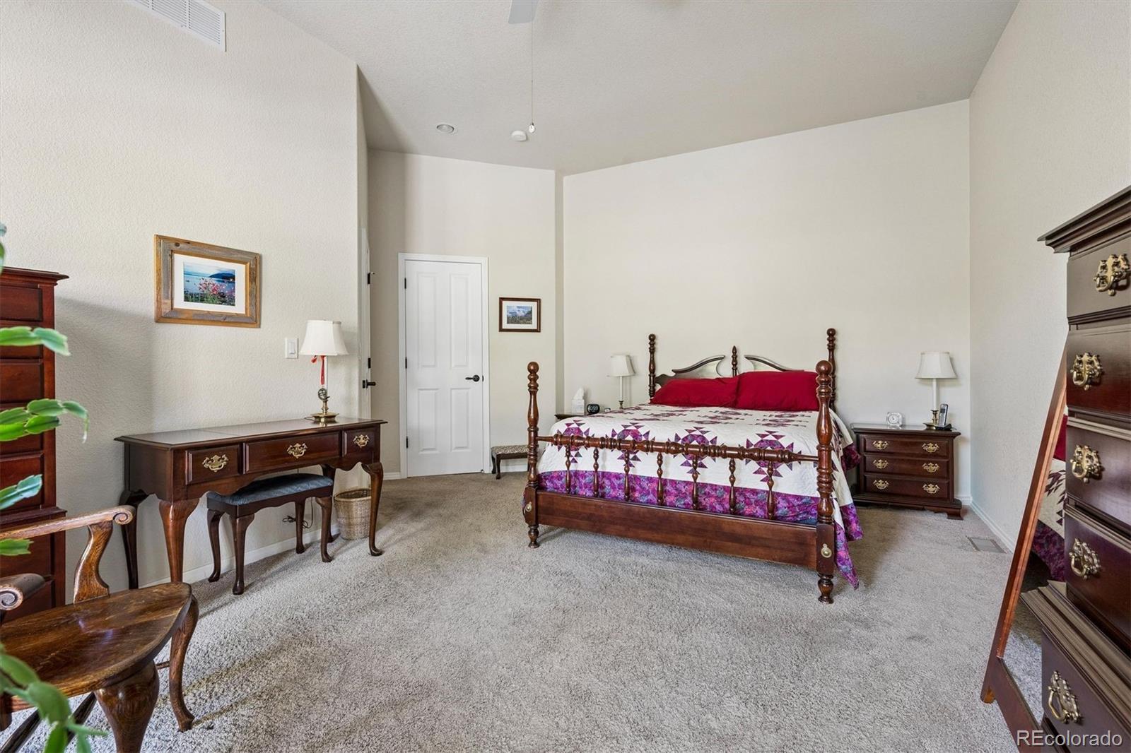 MLS Image #9 for 575  roslyn street,denver, Colorado