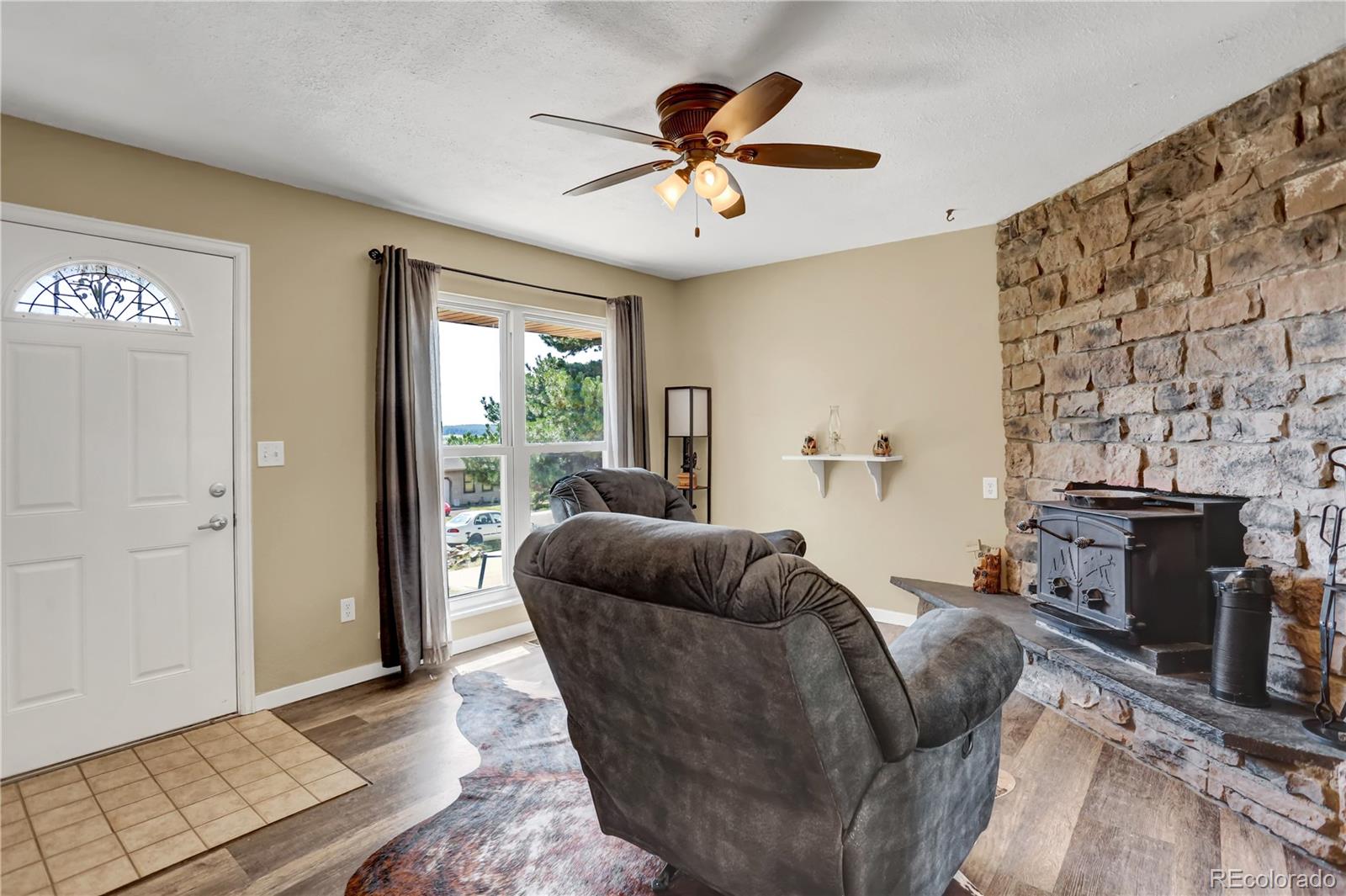 MLS Image #4 for 751 s pearl street,elizabeth, Colorado