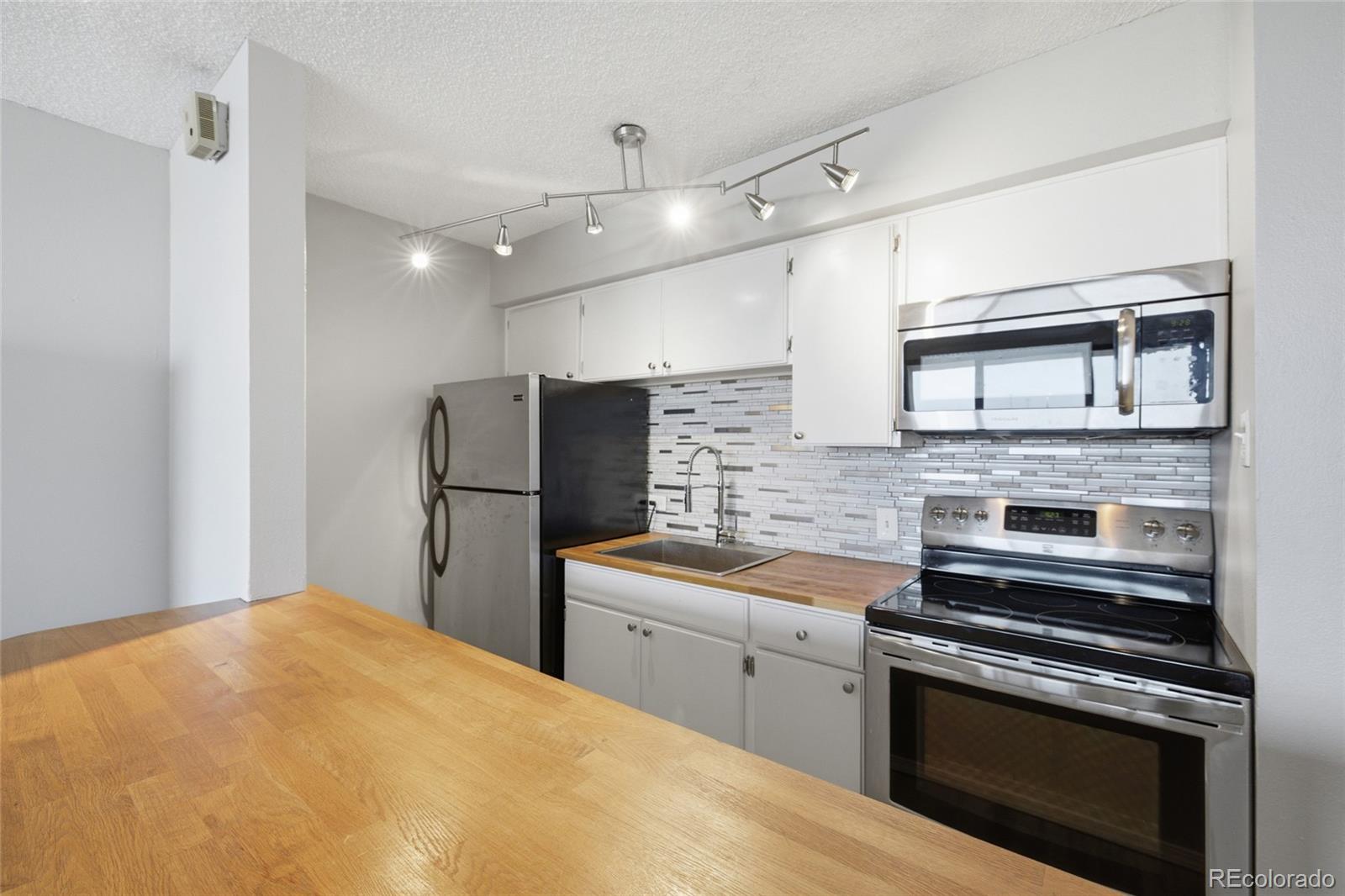 MLS Image #3 for 1020  15th street,denver, Colorado