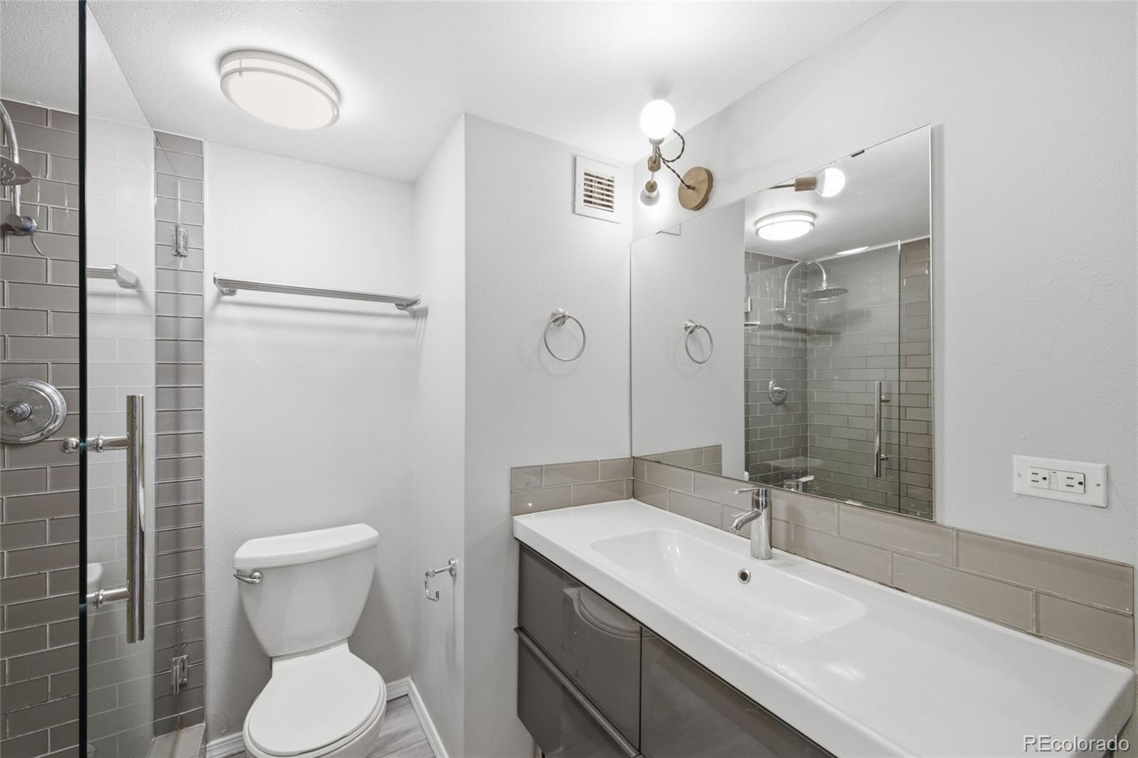 MLS Image #8 for 1020  15th street,denver, Colorado