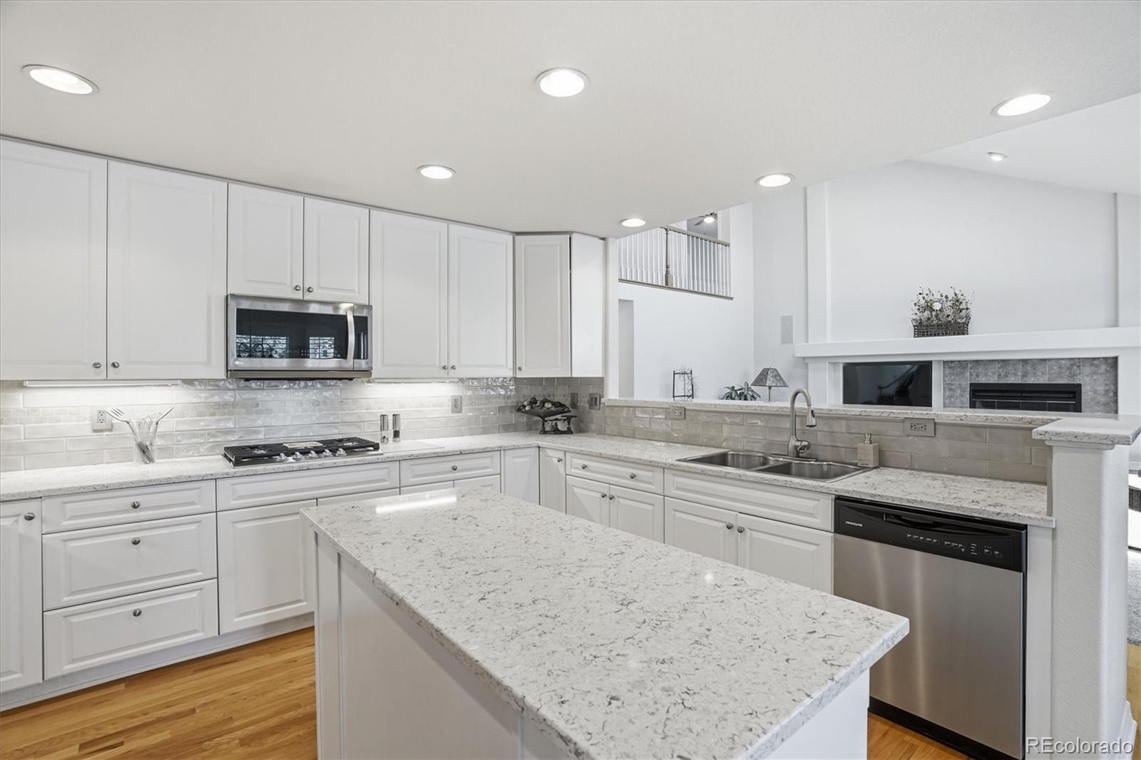 MLS Image #18 for 2334 s union court,denver, Colorado