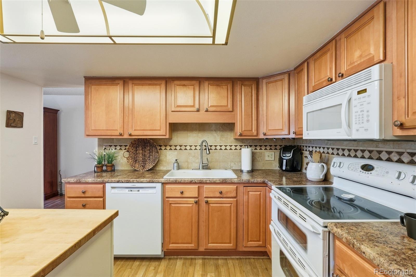 MLS Image #2 for 14102 e linvale place,aurora, Colorado