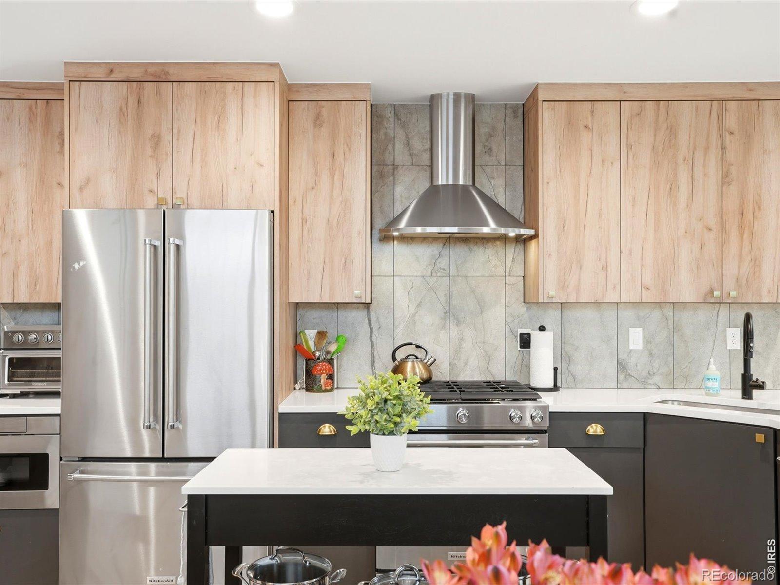 MLS Image #16 for 2146 s josephine street,denver, Colorado