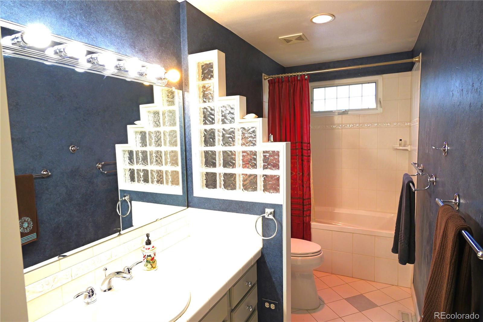 MLS Image #24 for 3040 s roslyn street,denver, Colorado