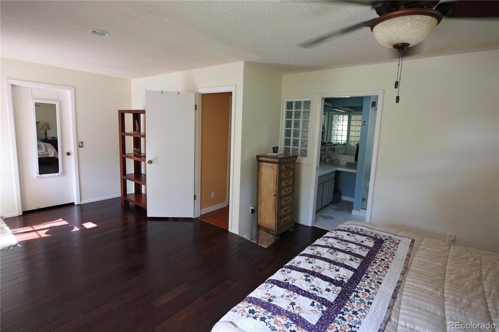 MLS Image #26 for 3040 s roslyn street,denver, Colorado