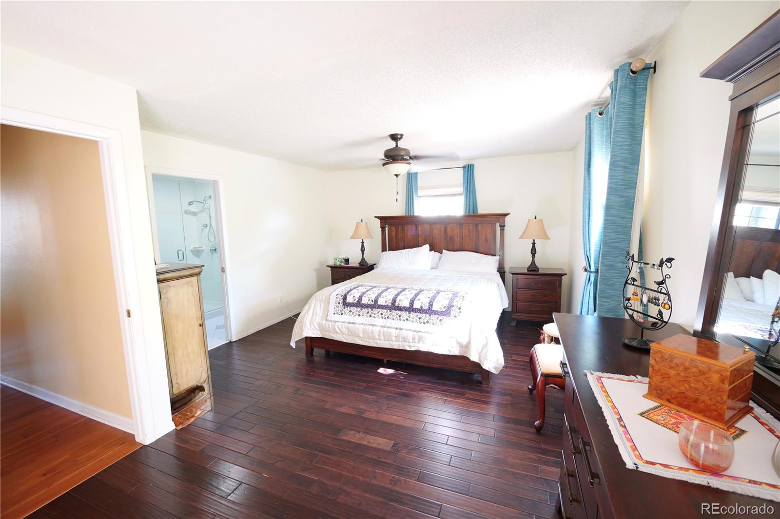 MLS Image #27 for 3040 s roslyn street,denver, Colorado