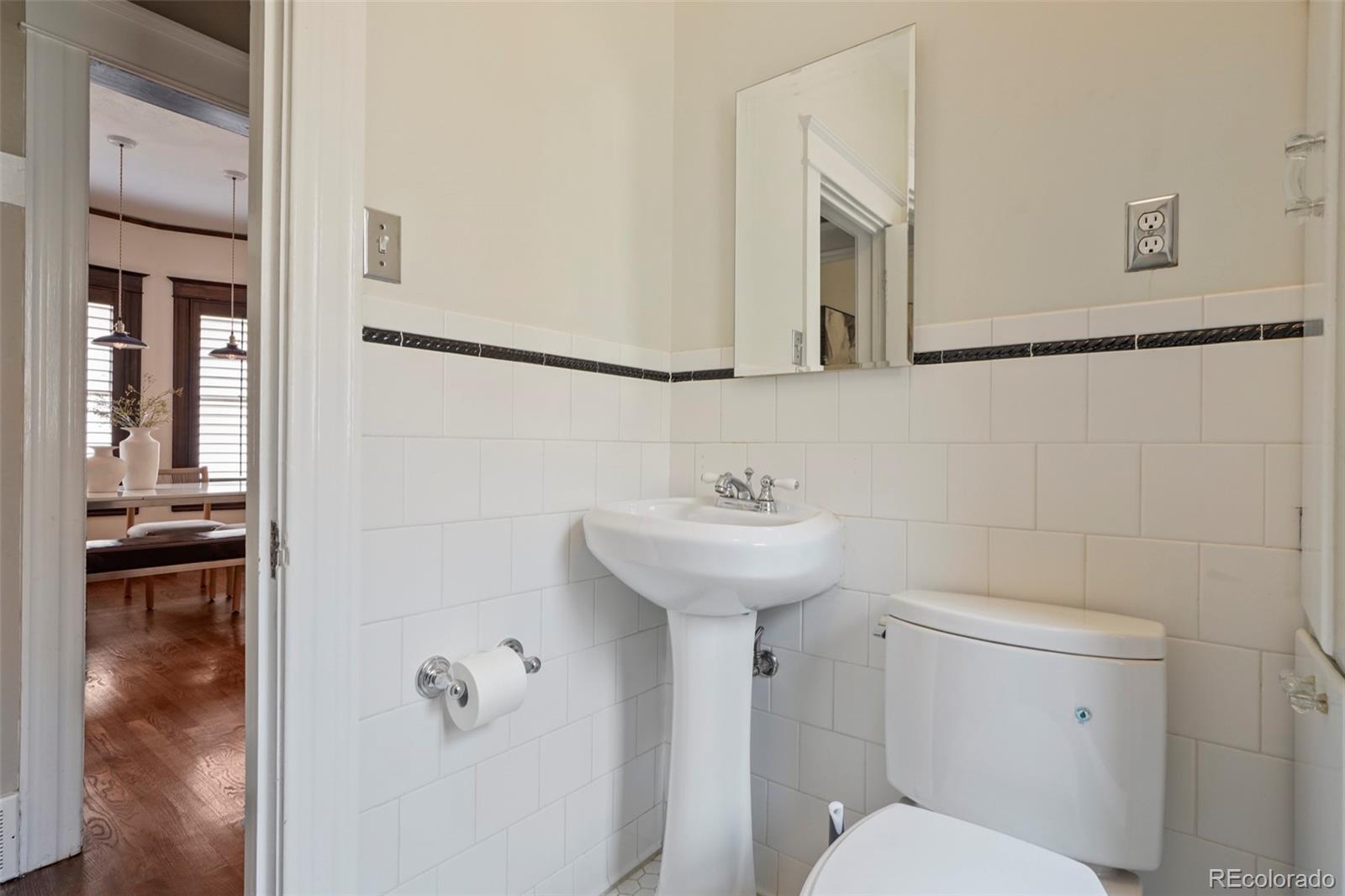 MLS Image #17 for 1415 s grant street,denver, Colorado