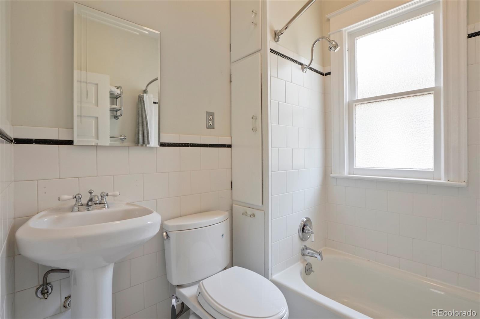 MLS Image #18 for 1415 s grant street,denver, Colorado