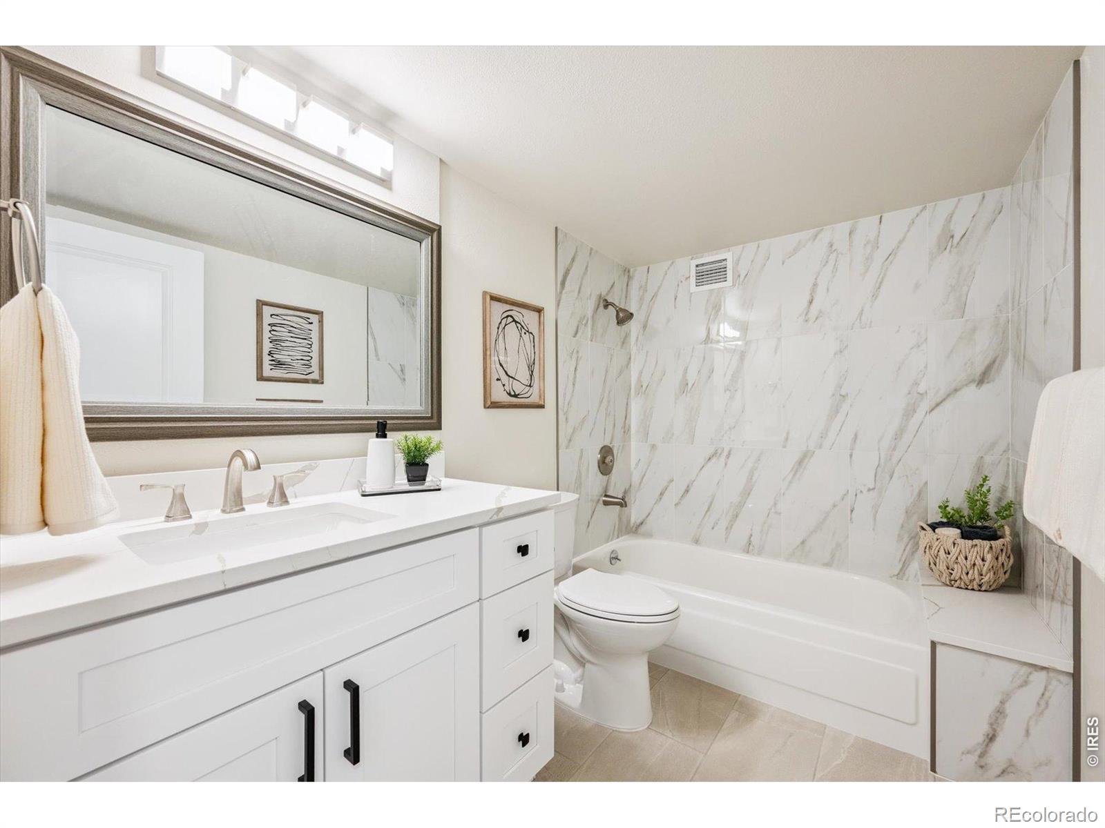 MLS Image #17 for 14050 e linvale place,aurora, Colorado