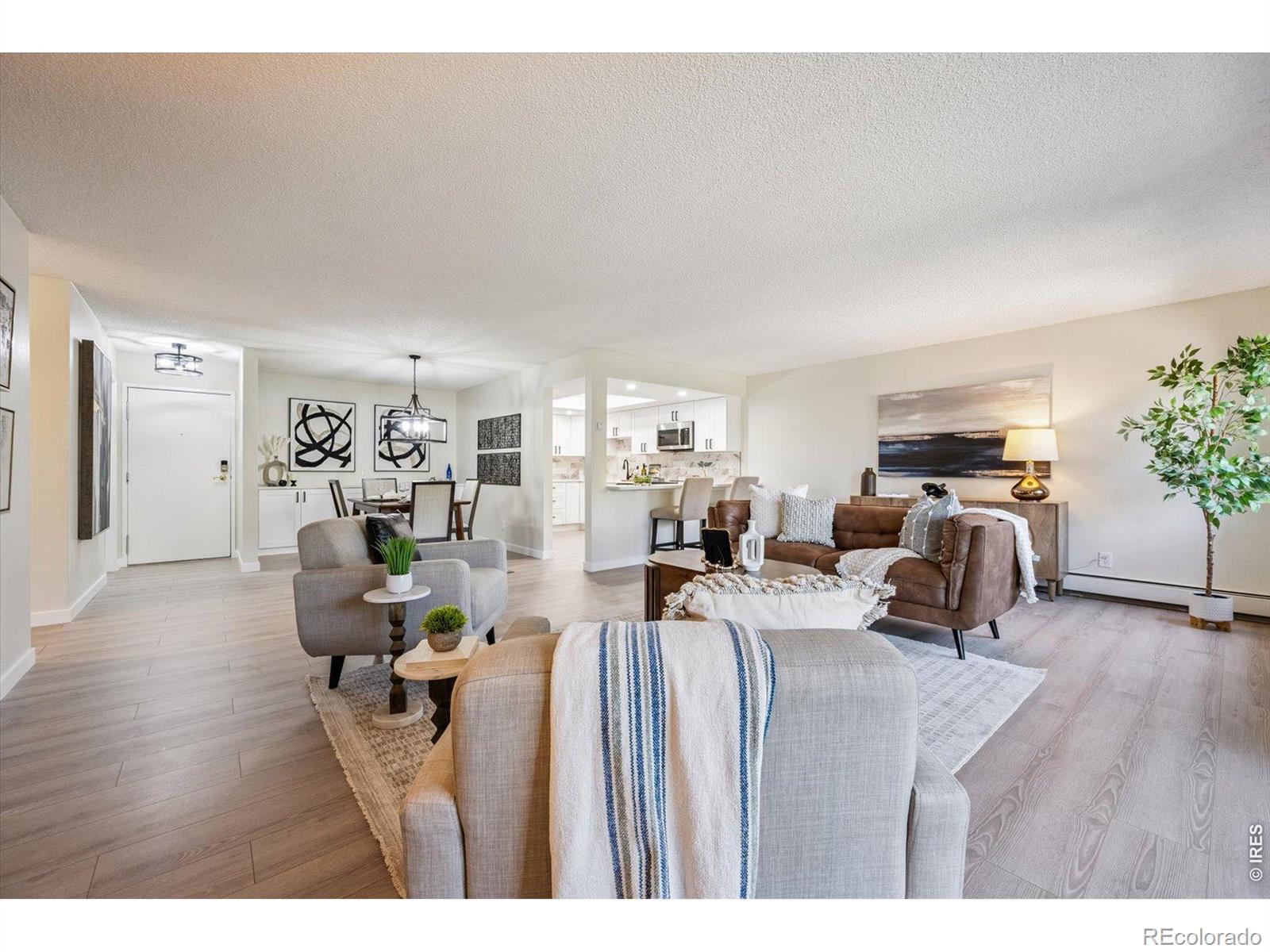 MLS Image #3 for 14050 e linvale place,aurora, Colorado