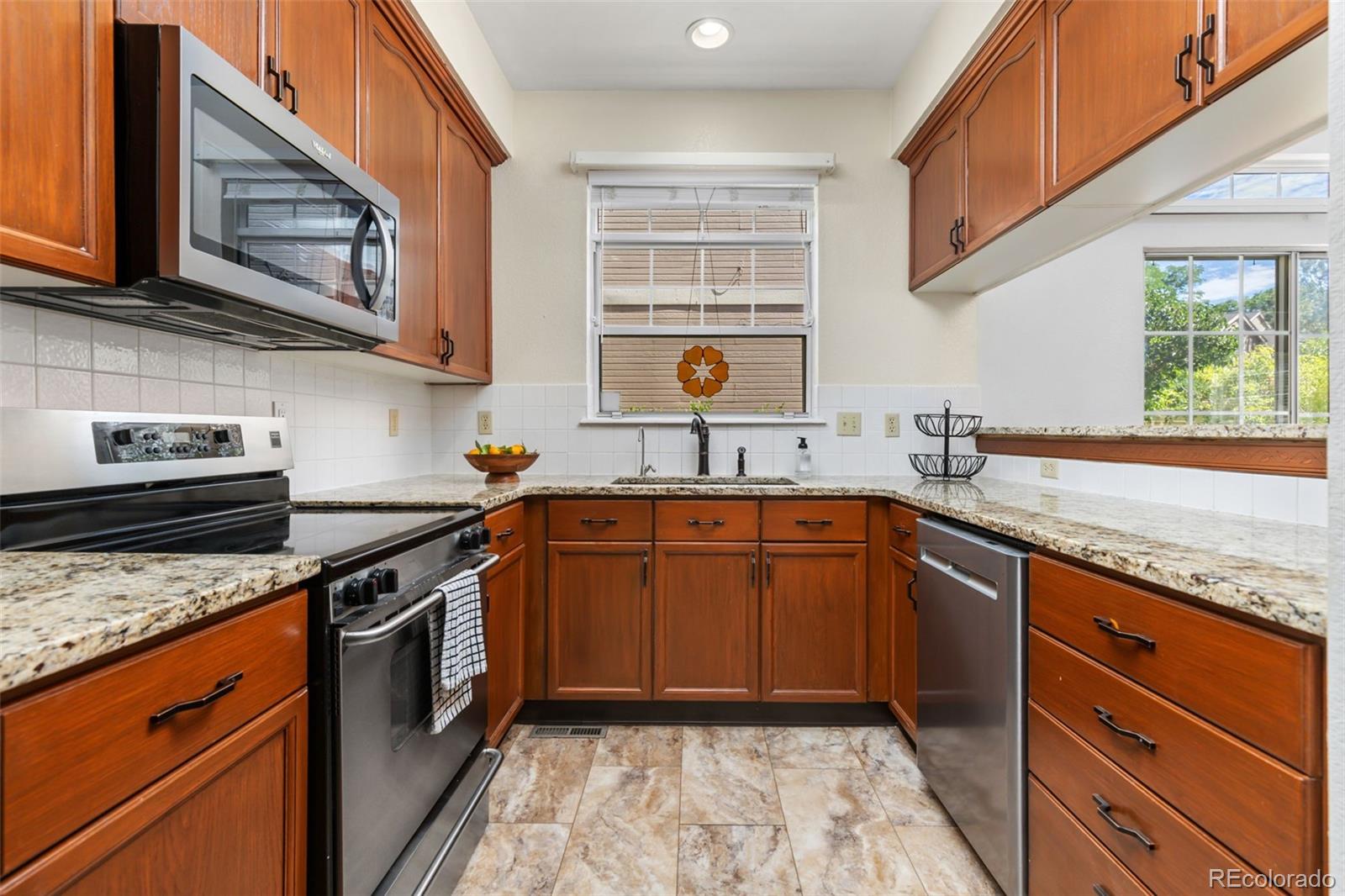 MLS Image #9 for 4056 s abilene circle,aurora, Colorado