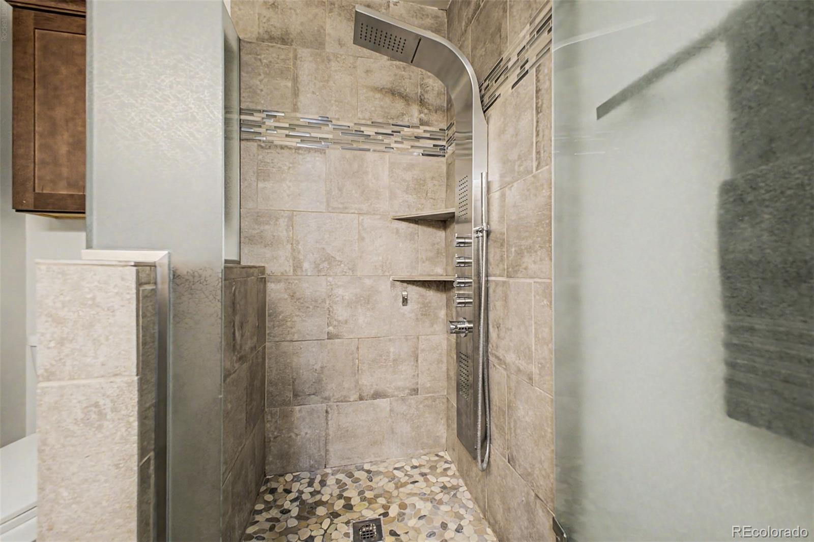 MLS Image #15 for 4002 s argonne way,aurora, Colorado