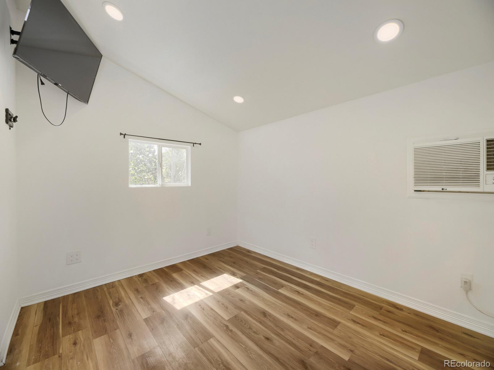 MLS Image #34 for 6305 s valleyview street,littleton, Colorado