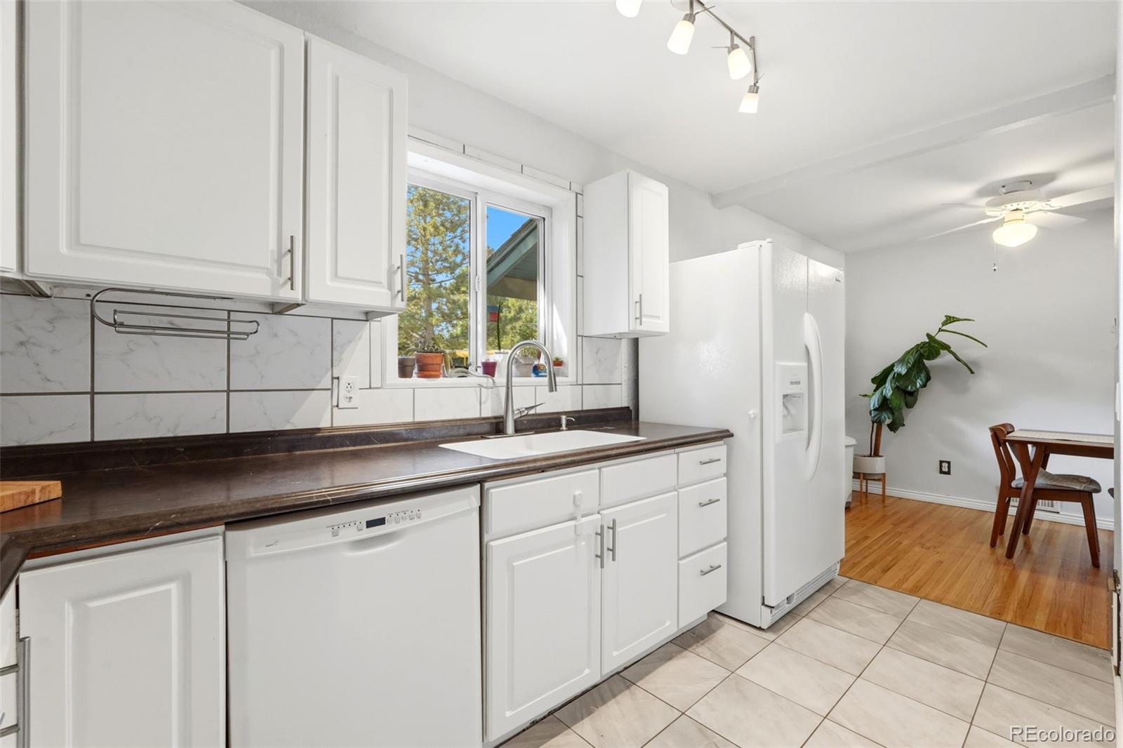 MLS Image #11 for 1330 s ivanhoe way,denver, Colorado