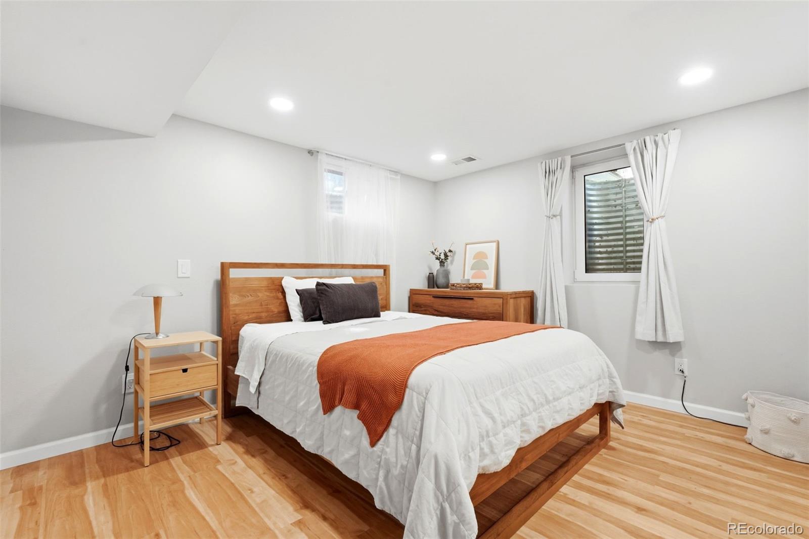 MLS Image #20 for 1330 s ivanhoe way,denver, Colorado
