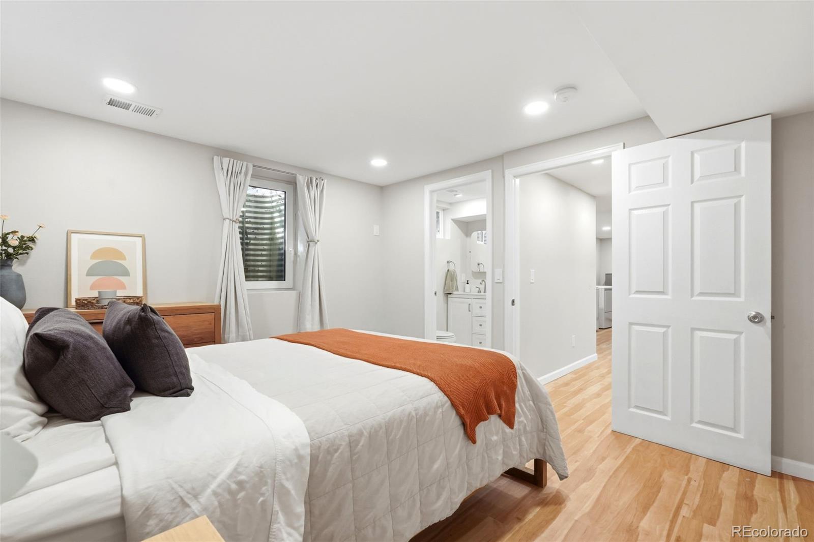 MLS Image #21 for 1330 s ivanhoe way,denver, Colorado