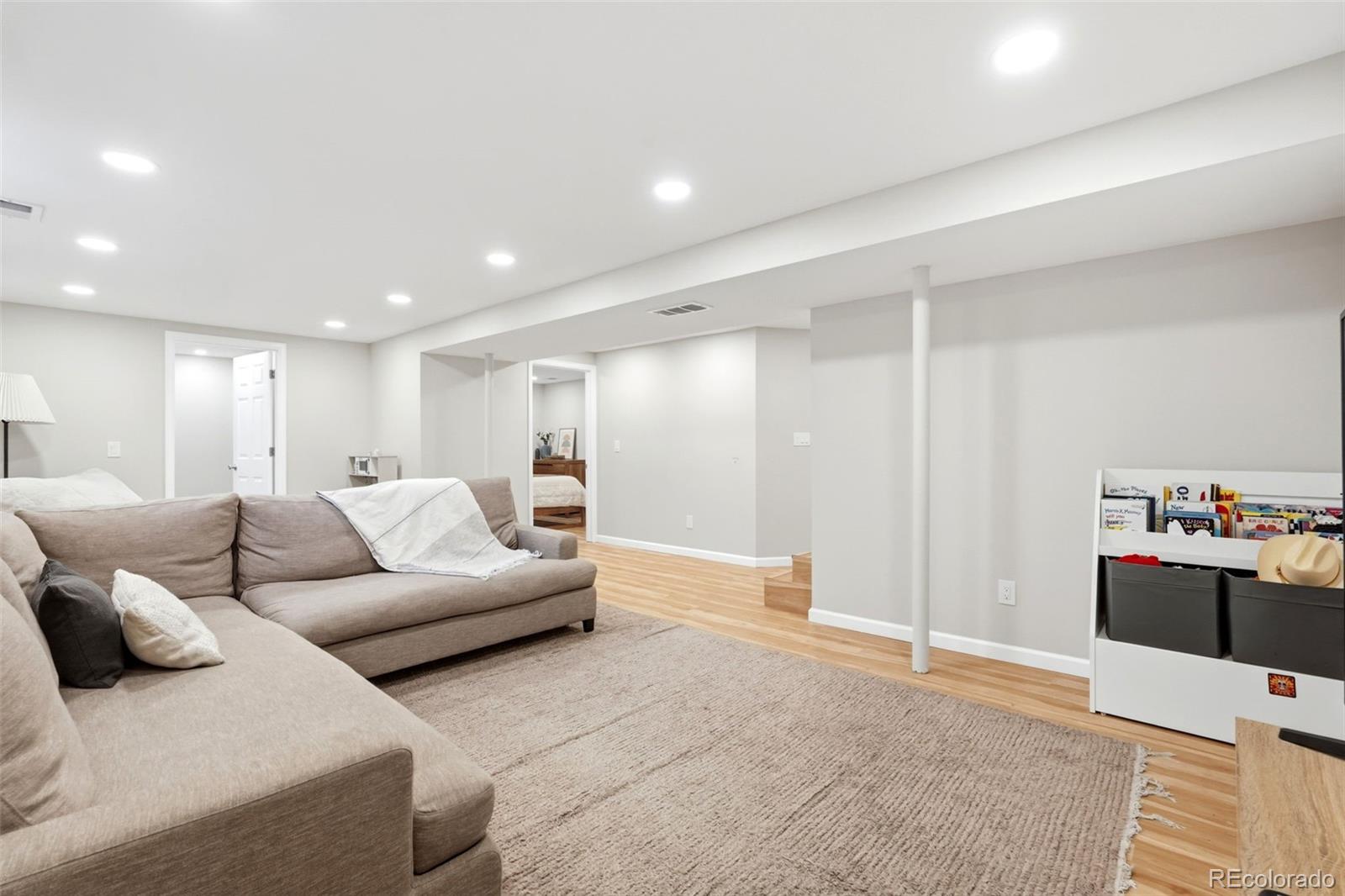 MLS Image #25 for 1330 s ivanhoe way,denver, Colorado