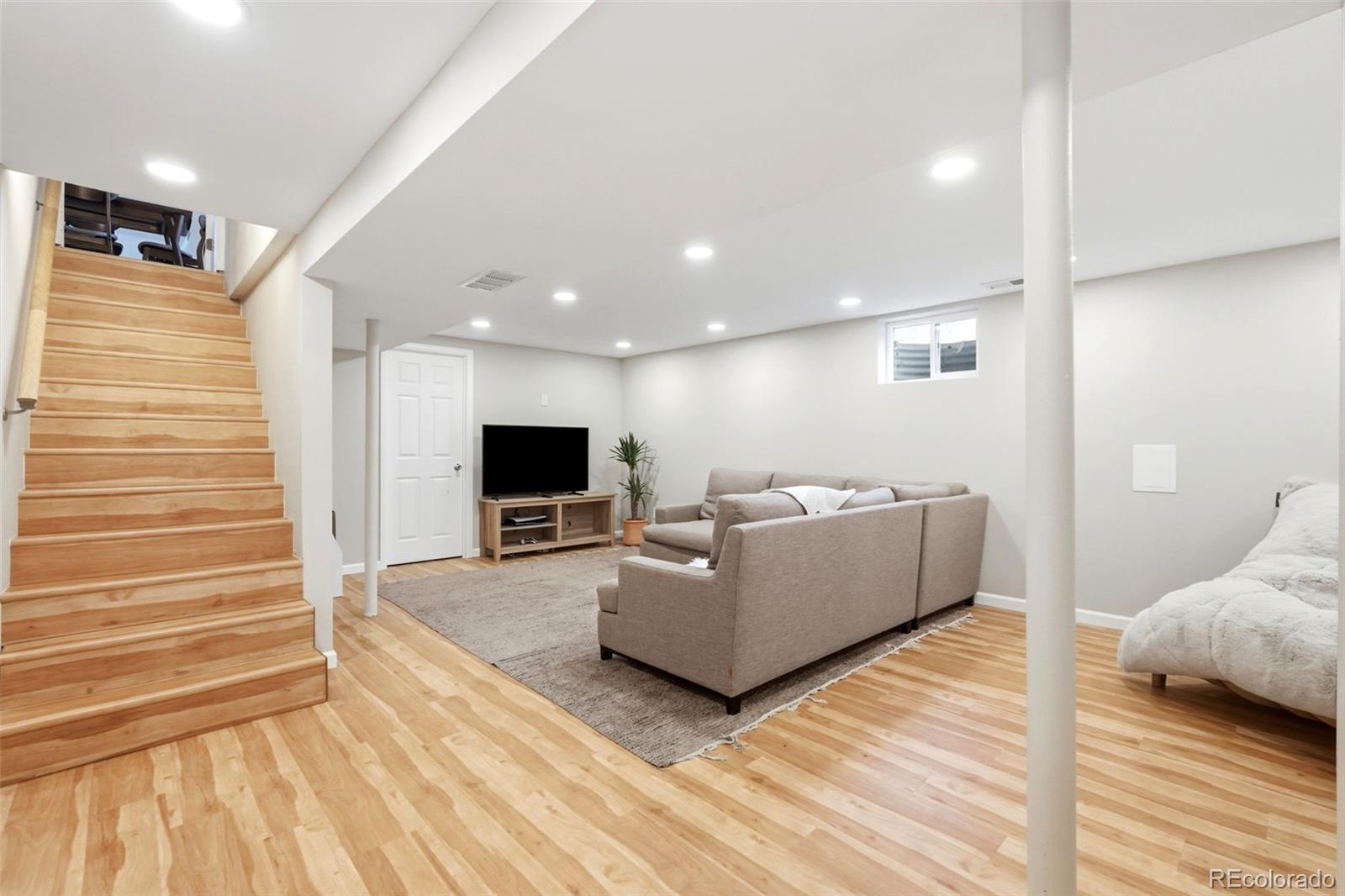 MLS Image #26 for 1330 s ivanhoe way,denver, Colorado
