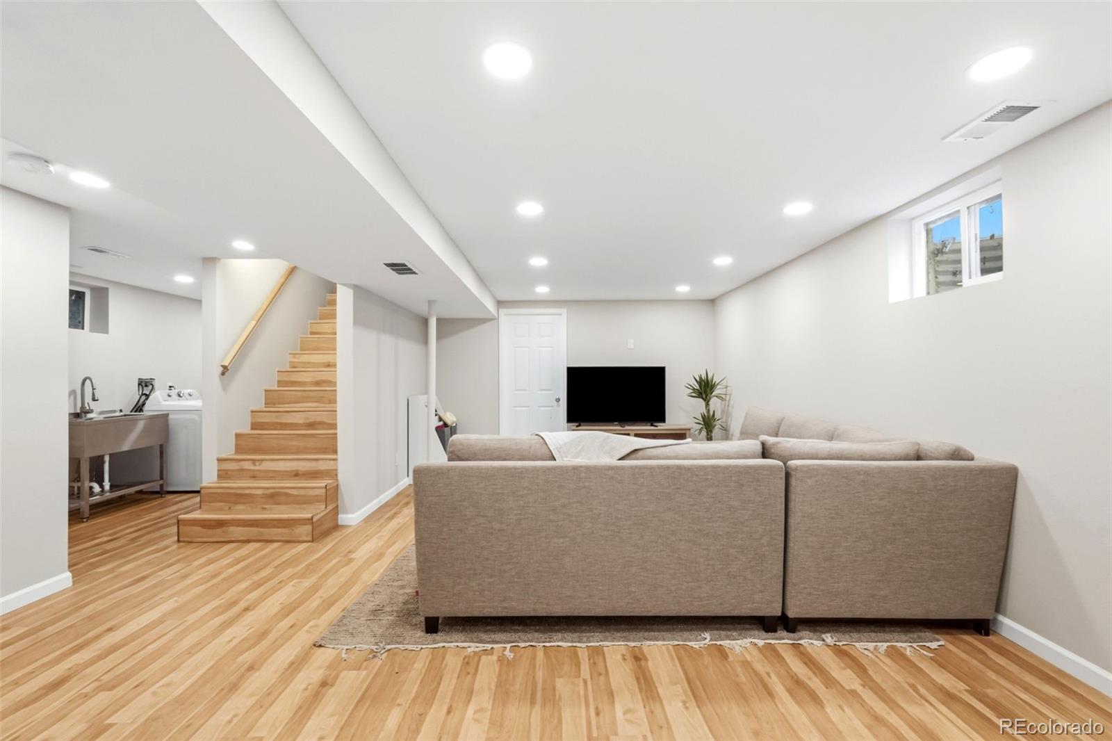 MLS Image #27 for 1330 s ivanhoe way,denver, Colorado