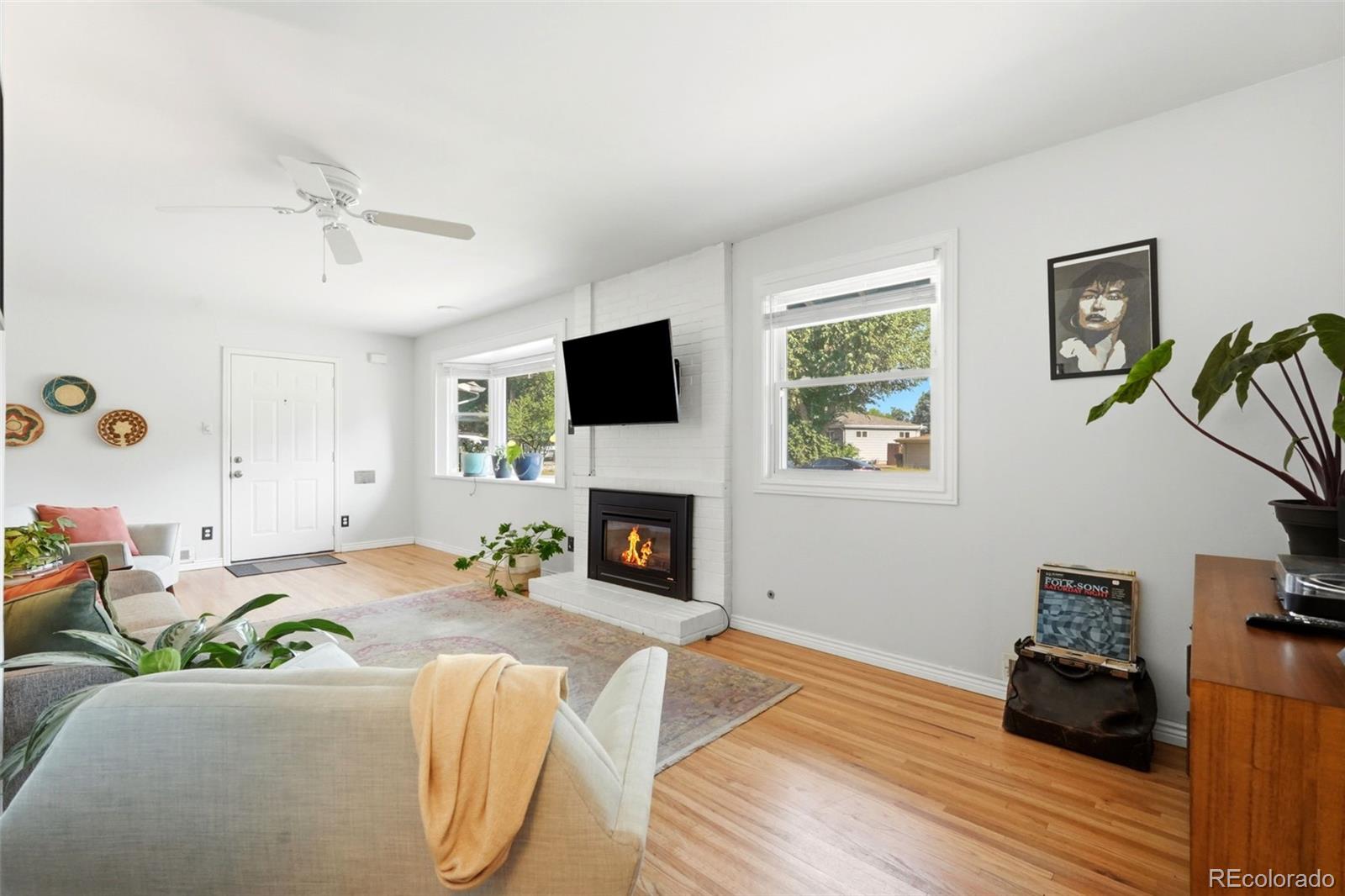 MLS Image #3 for 1330 s ivanhoe way,denver, Colorado