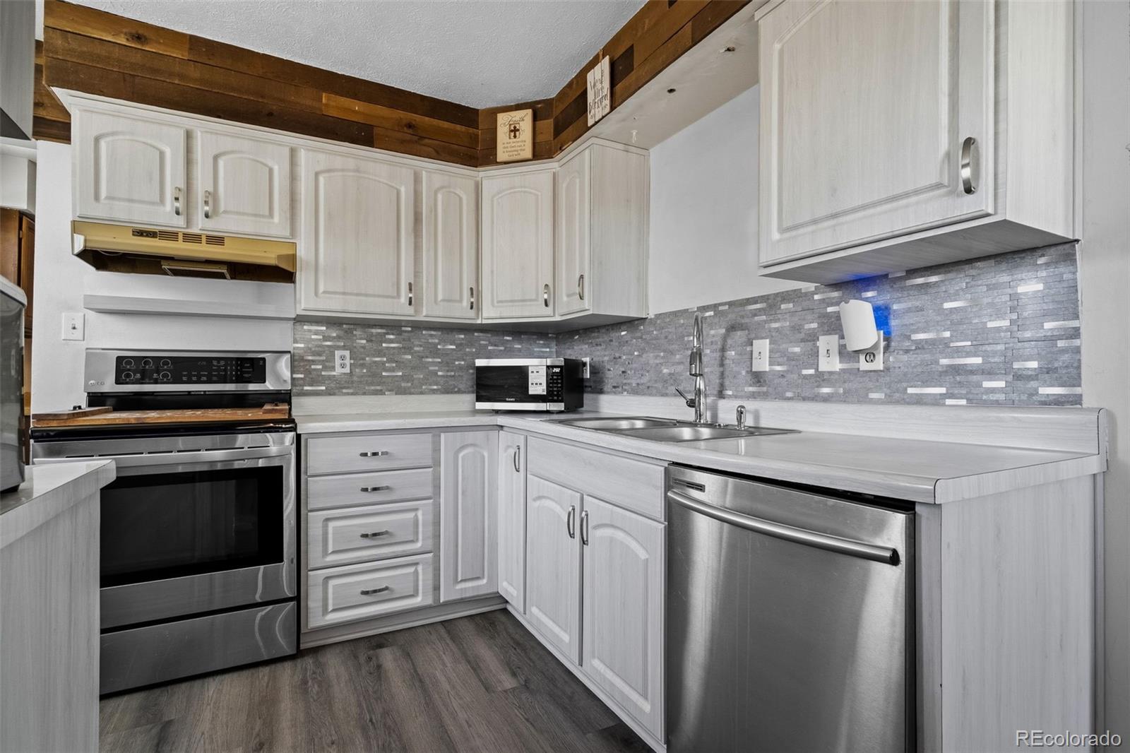 MLS Image #9 for 9411  lilly court,thornton, Colorado