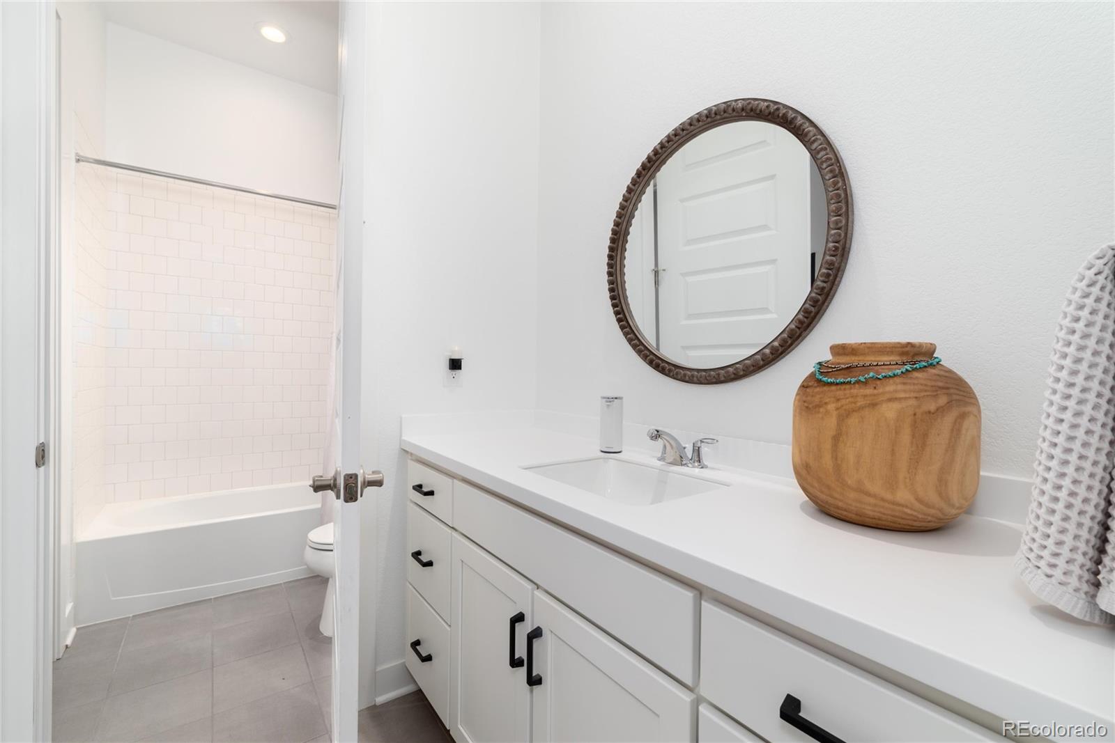 MLS Image #31 for 27810 e lakeview drive,aurora, Colorado