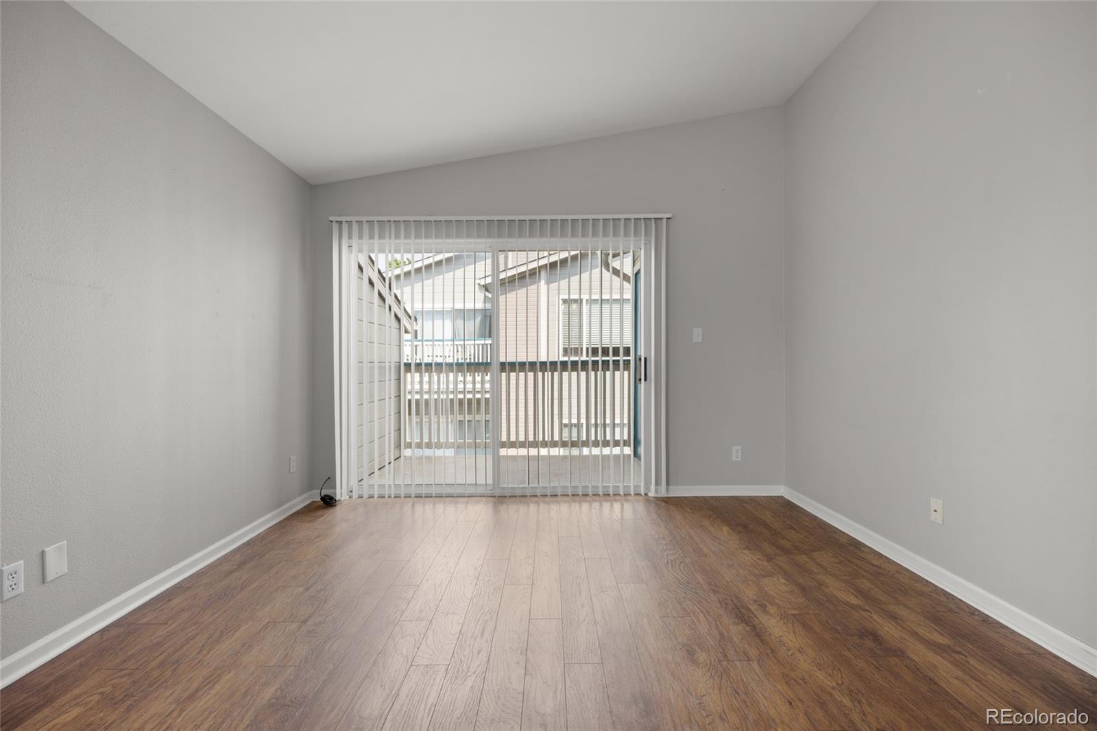 MLS Image #3 for 8358  pebble creek way,littleton, Colorado