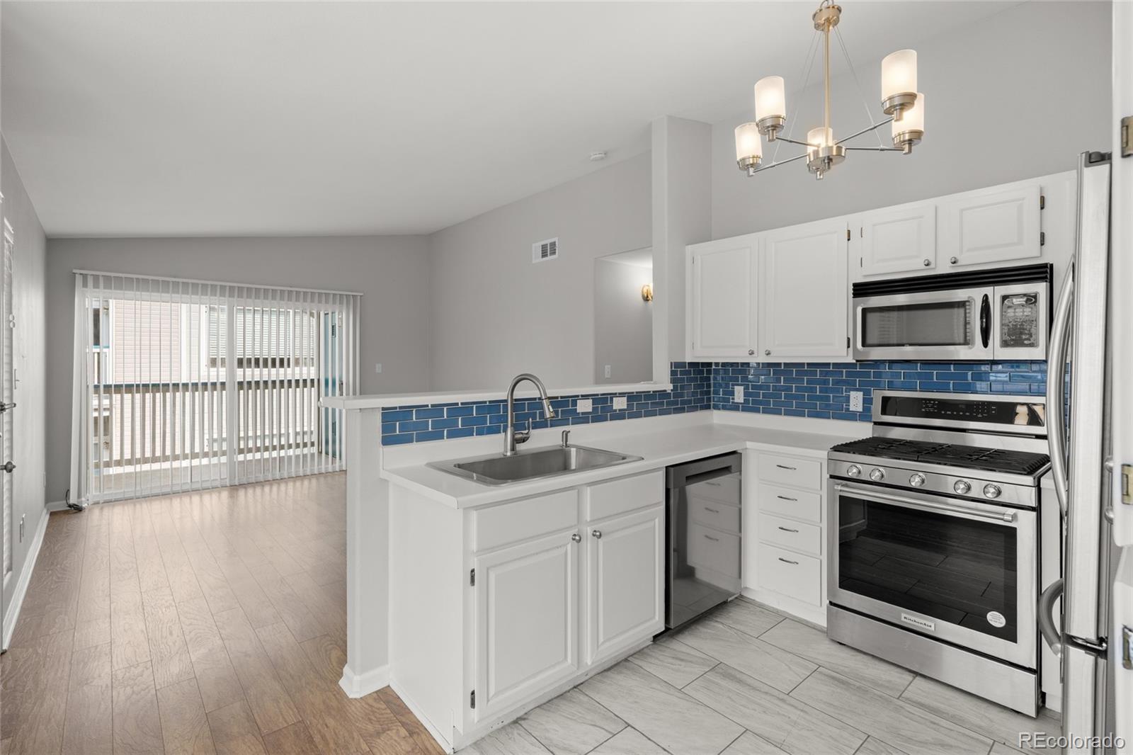 MLS Image #5 for 8358  pebble creek way,littleton, Colorado