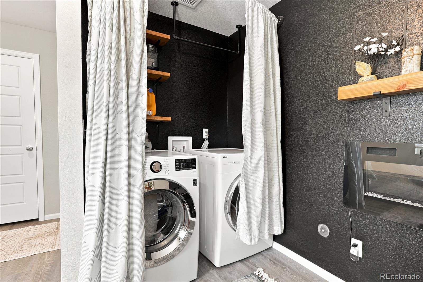 MLS Image #27 for 18662 e 53rd drive,denver, Colorado