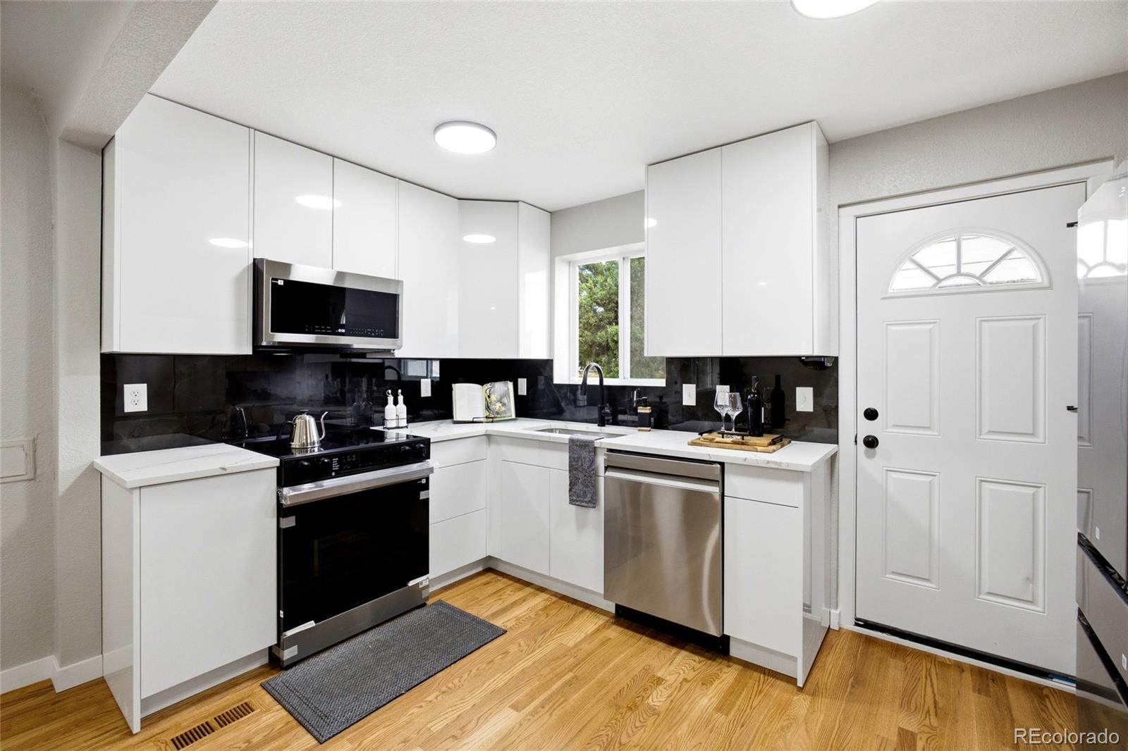 MLS Image #5 for 2823 n madison street,denver, Colorado