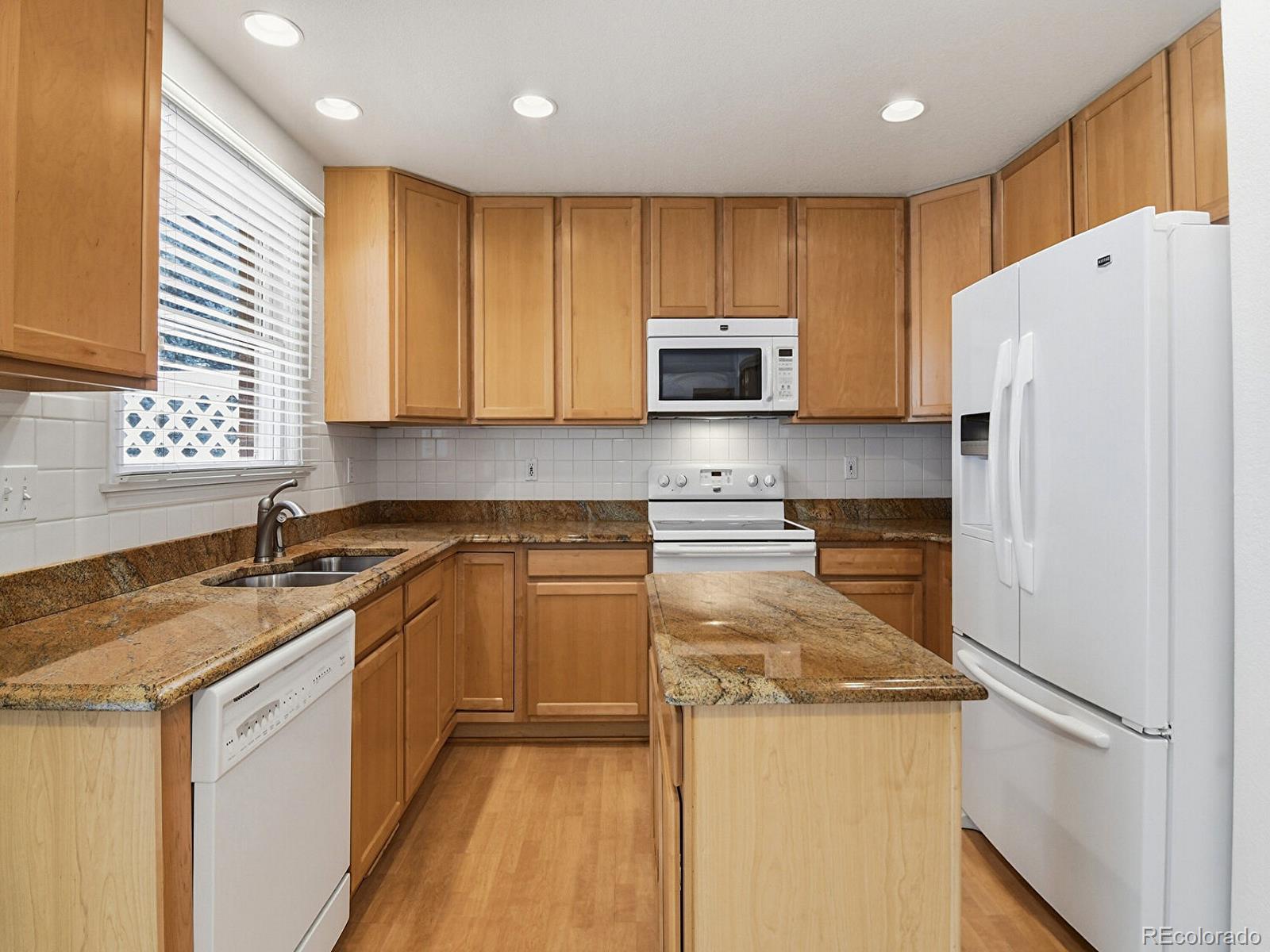 MLS Image #11 for 11349 e louisiana avenue,aurora, Colorado