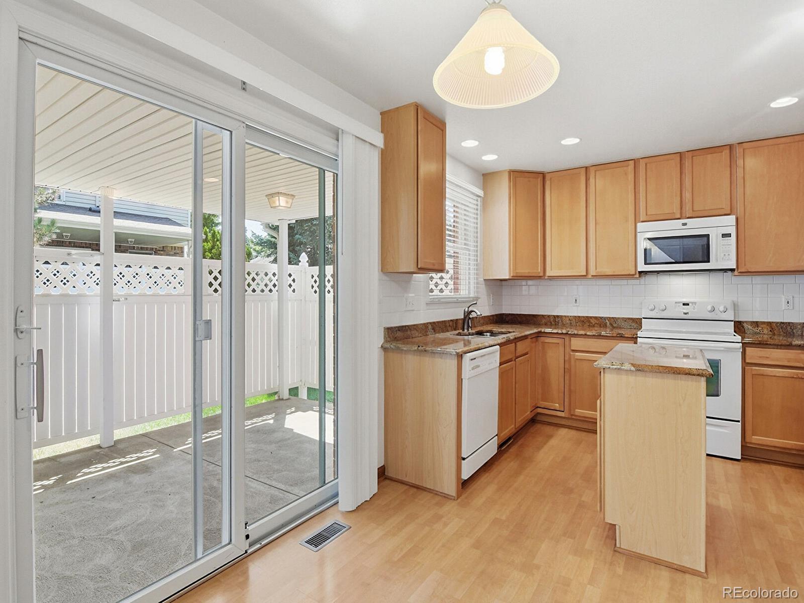 MLS Image #14 for 11349 e louisiana avenue,aurora, Colorado