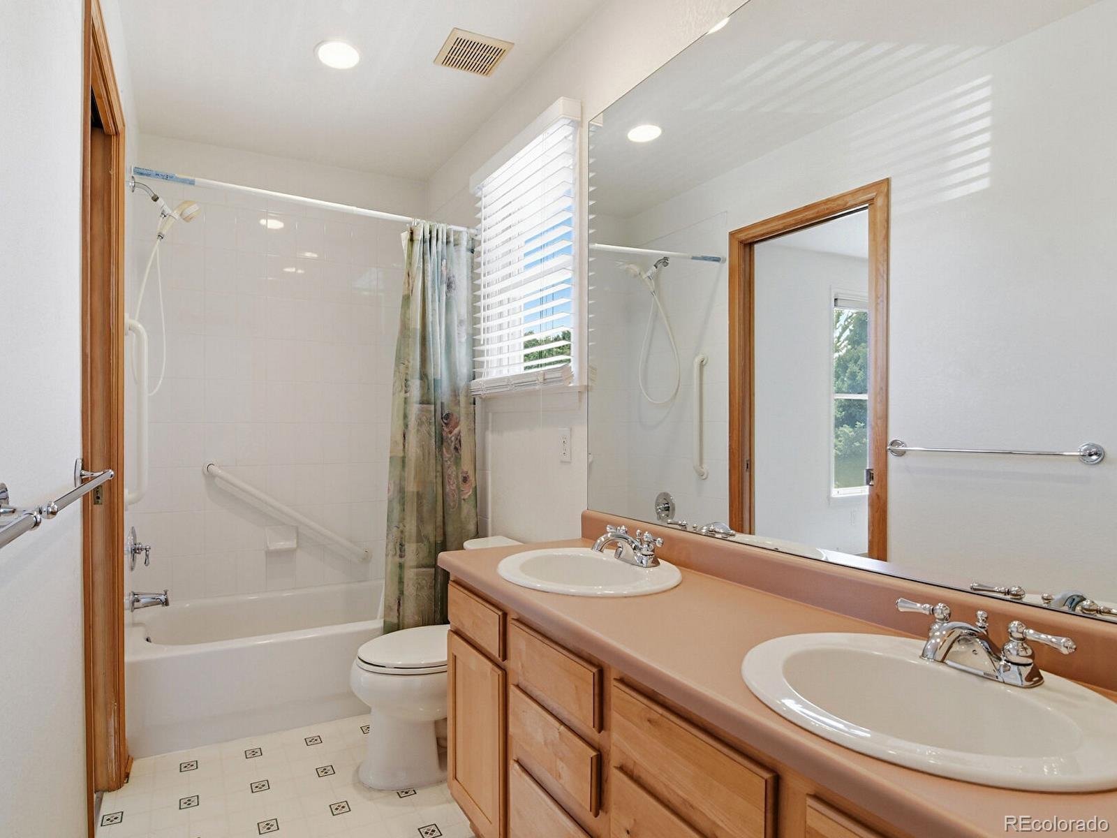 MLS Image #28 for 11349 e louisiana avenue,aurora, Colorado