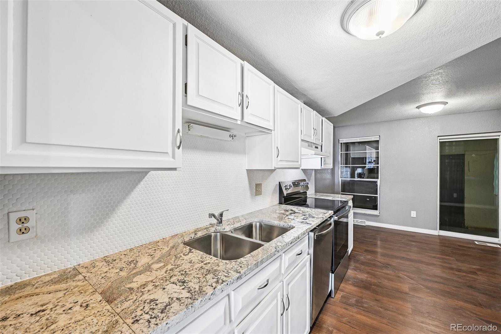 MLS Image #12 for 178  paris circle,aurora, Colorado