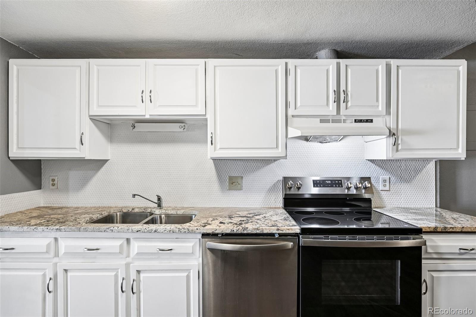 MLS Image #13 for 178  paris circle,aurora, Colorado