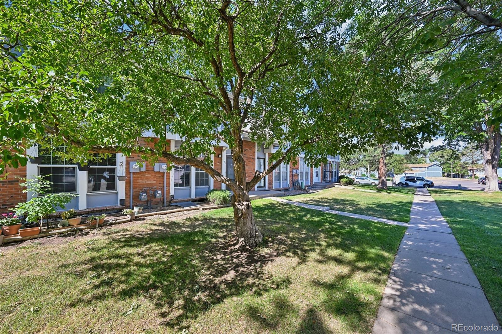 MLS Image #3 for 178  paris circle,aurora, Colorado