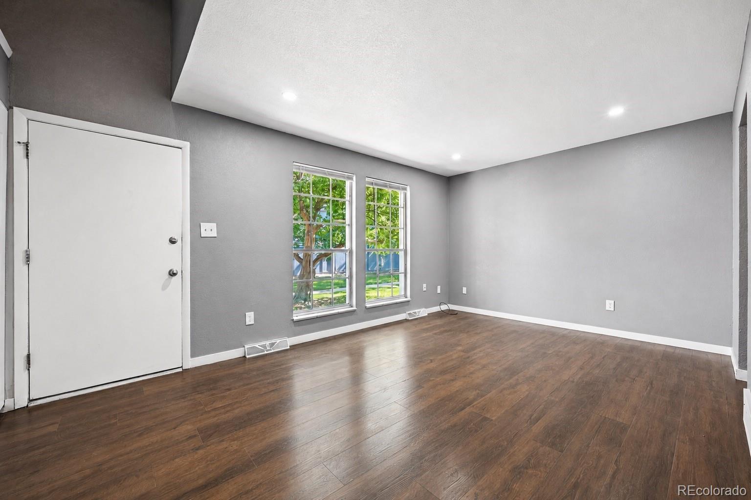 MLS Image #6 for 178  paris circle,aurora, Colorado