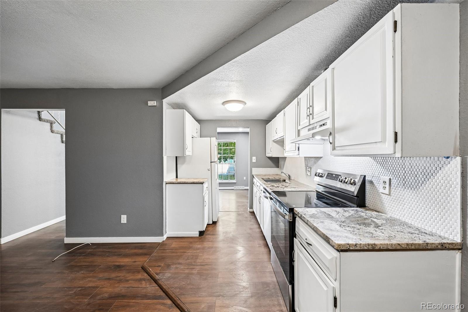 MLS Image #9 for 178  paris circle,aurora, Colorado